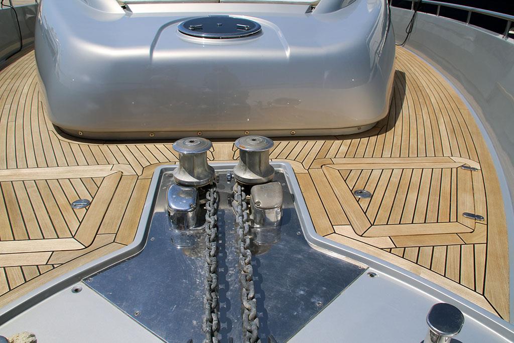2009 PERSHING 90' 